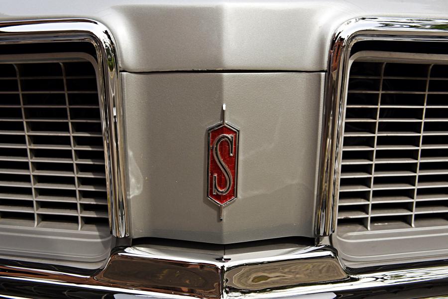Детали экстерьера Oldsmobile Cutlass S W-31 Sport Coupe 1970 года  (фото 9 из 17)